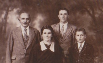 Family_1933